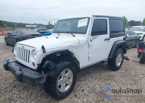 2013 Jeep Wrangler Sport z USA, uszkodzony, nr VIN 1C4AJWAG4DL572242